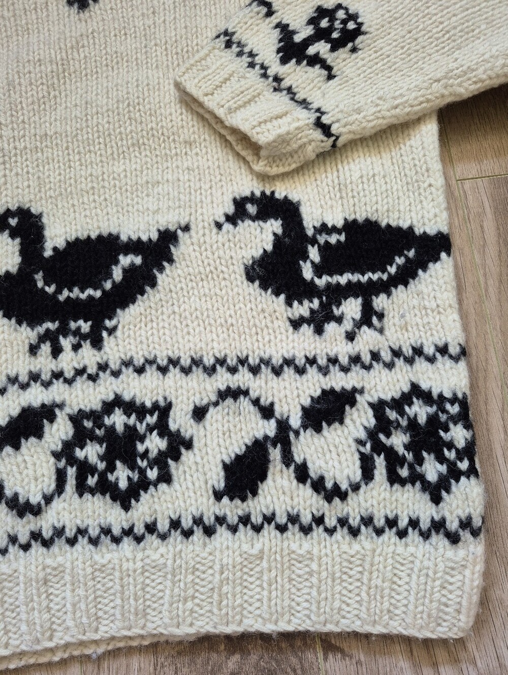 Cymbrion Women's Vintage Grandma Cream Wool Knit Duck Novelty Sweater Size Small - Picture 4 of 6
